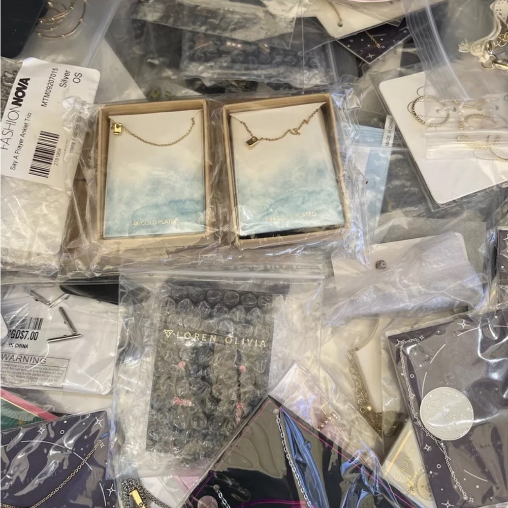 Wholesale New Lot Of 25 Mix Necklaces Fashion Jewelry Deals